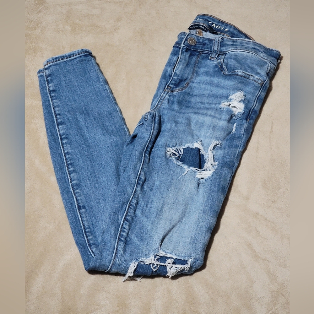 American Eagle Outfitters Women's Light Blue Ripped Skinny Jeans